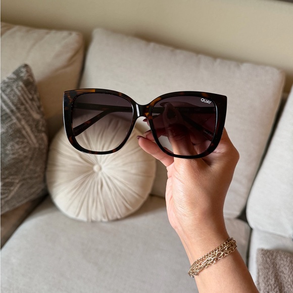 Quay Tortoise Shell Sunglasses - Picture 3 of 7